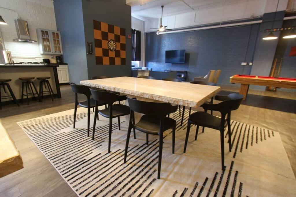 3E *New* Huge! Spacious 3 Bedroom In Oakland That Sleeps 12! Pittsburgh Exterior photo