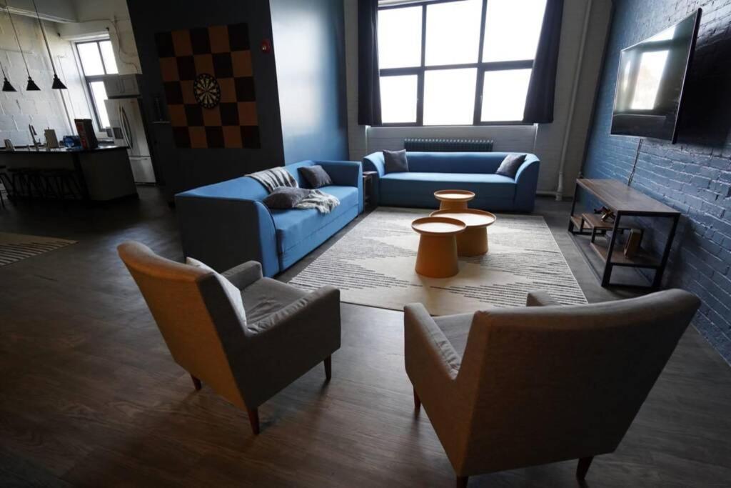 3E *New* Huge! Spacious 3 Bedroom In Oakland That Sleeps 12! Pittsburgh Exterior photo