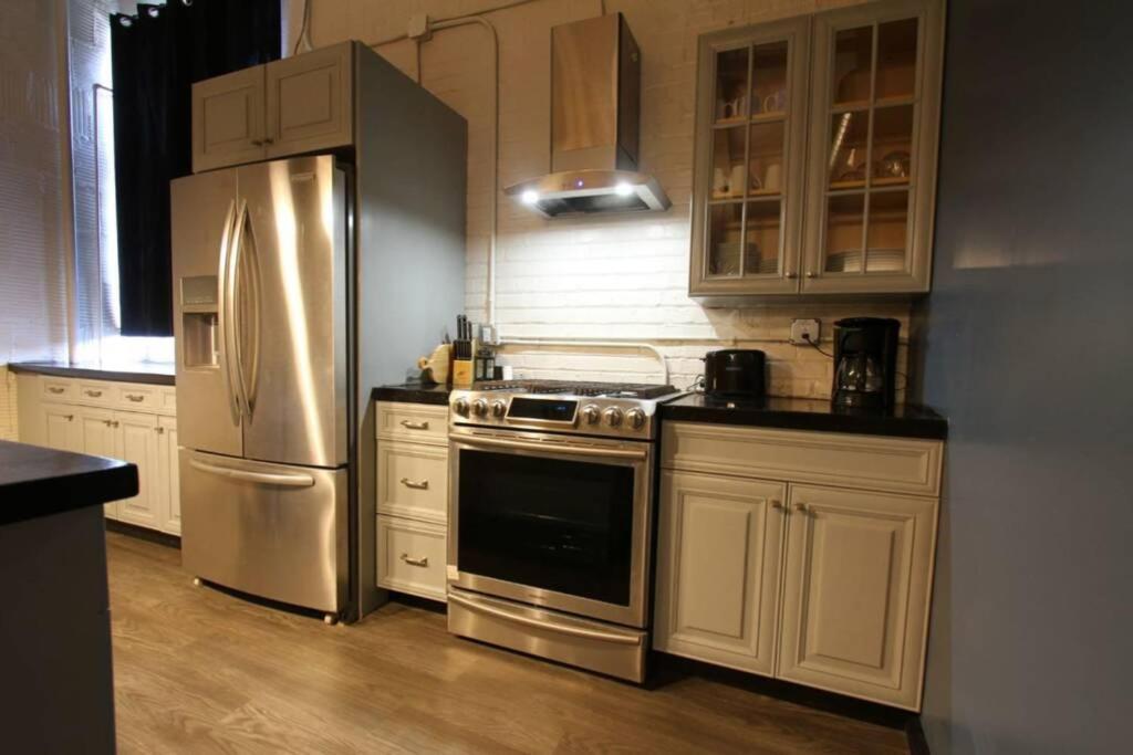 3E *New* Huge! Spacious 3 Bedroom In Oakland That Sleeps 12! Pittsburgh Exterior photo