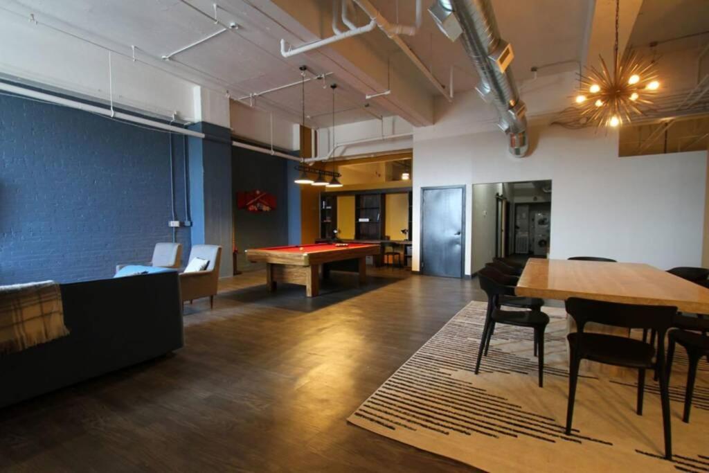 3E *New* Huge! Spacious 3 Bedroom In Oakland That Sleeps 12! Pittsburgh Exterior photo