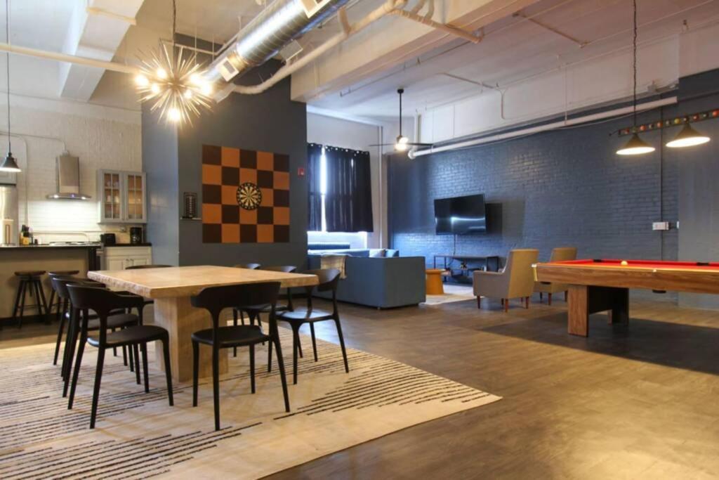 3E *New* Huge! Spacious 3 Bedroom In Oakland That Sleeps 12! Pittsburgh Exterior photo