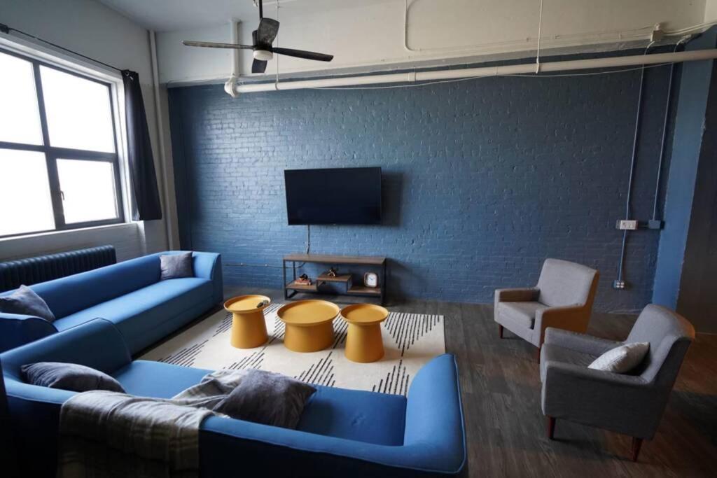 3E *New* Huge! Spacious 3 Bedroom In Oakland That Sleeps 12! Pittsburgh Exterior photo